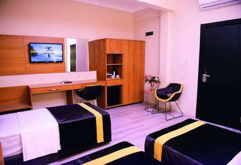 איסטמבול Karamans Sirkeci Suites Hotel 2*,